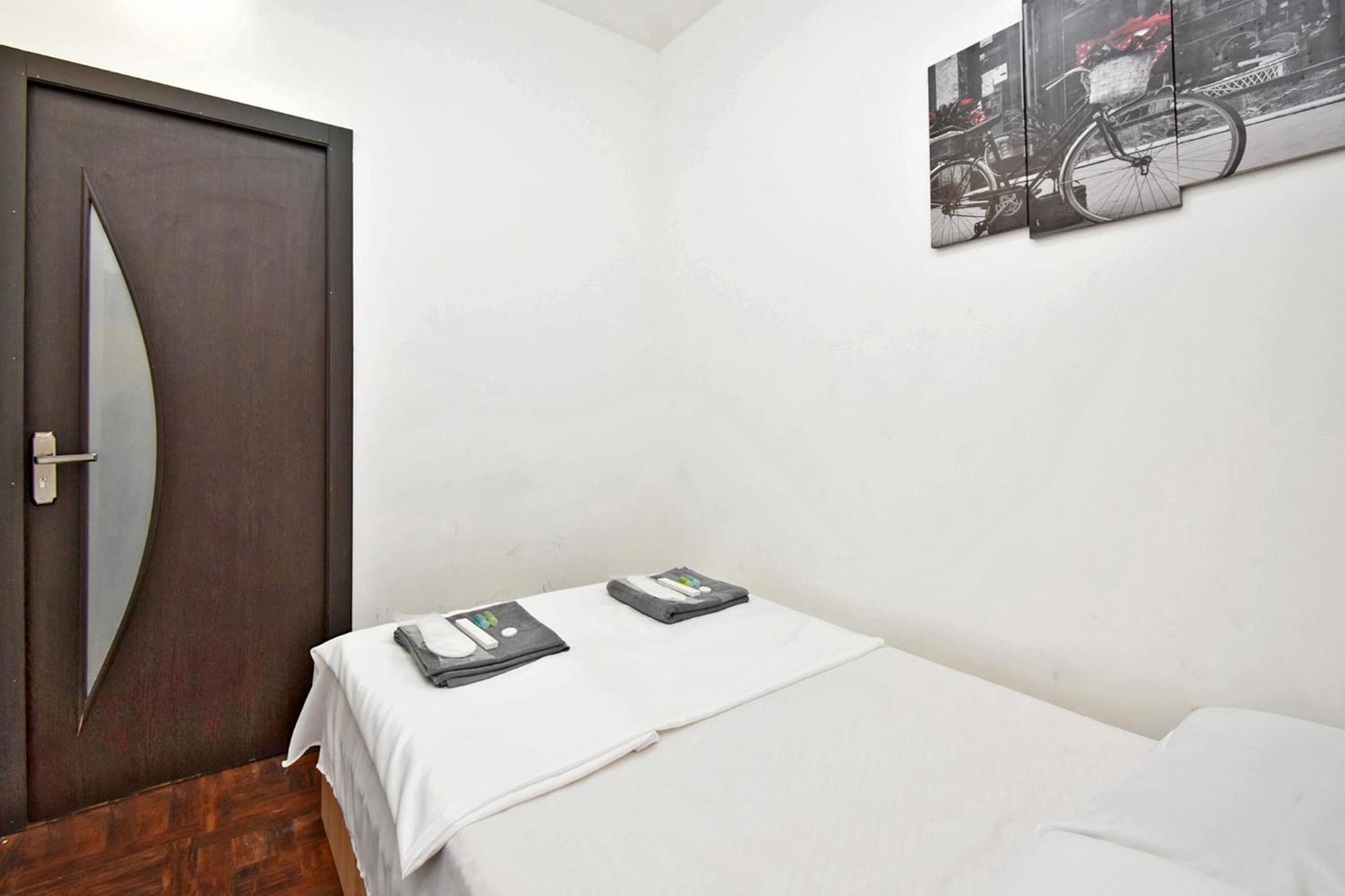 Hotel Aaa Erevan Esterno foto