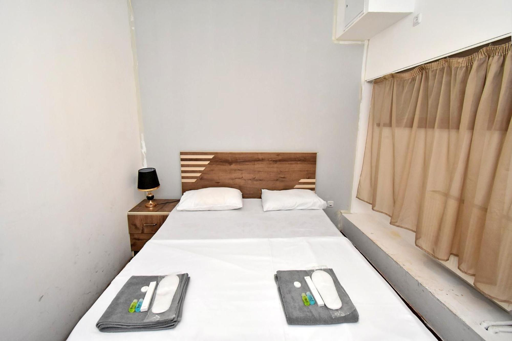 Hotel Aaa Erevan Esterno foto